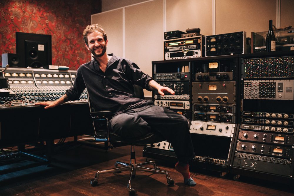 Grammy-Nominees unter Vertrag: Johann Scheerer (37) von Clouds Hill erzählte im MOPOP-Interview etwas über das Musiker-Kollektiv The String Theory. Foto: Max Hartmann