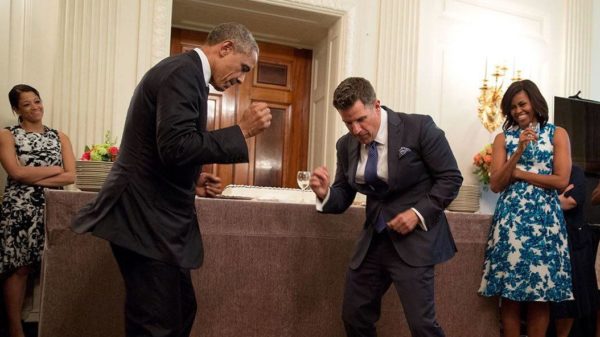 Barack Obama hat immer Bock auf Musik. Foto: imago images / ZUMA Wire