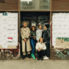 Lächeln, bitte: Arcade Fire bei einem Fototermin zum neuen Album „WE“. Foto: Maria Jose Govea/Sony Music 