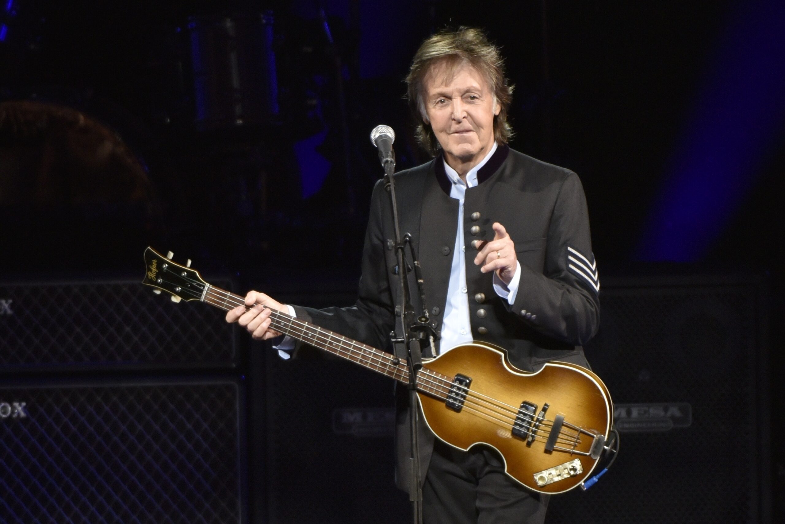 Paul McCartney bei einem Konzert seiner „One On One“-Tour. Foto: dpa-Bildfunk