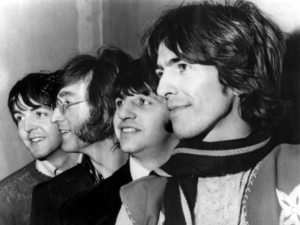 Dieses undatierte Archivbild zeigt die Beatles mit (v.l.) Paul McCartney, John Lennon, Ringo Starr und George Harrison.