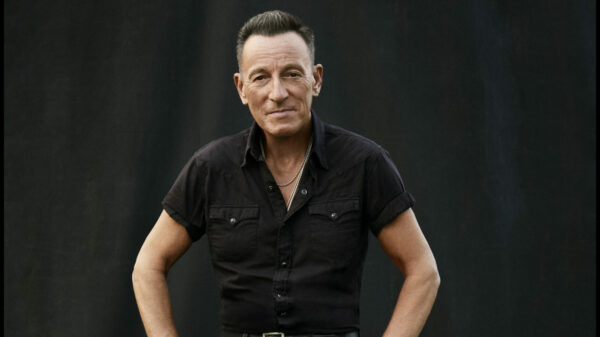 Ein bisschen dünn ist Bruce Springsteen (73) geworden – oder wirkt das nur so? Nächstes Jahr plant er in jedem Fall eine fette Tour.