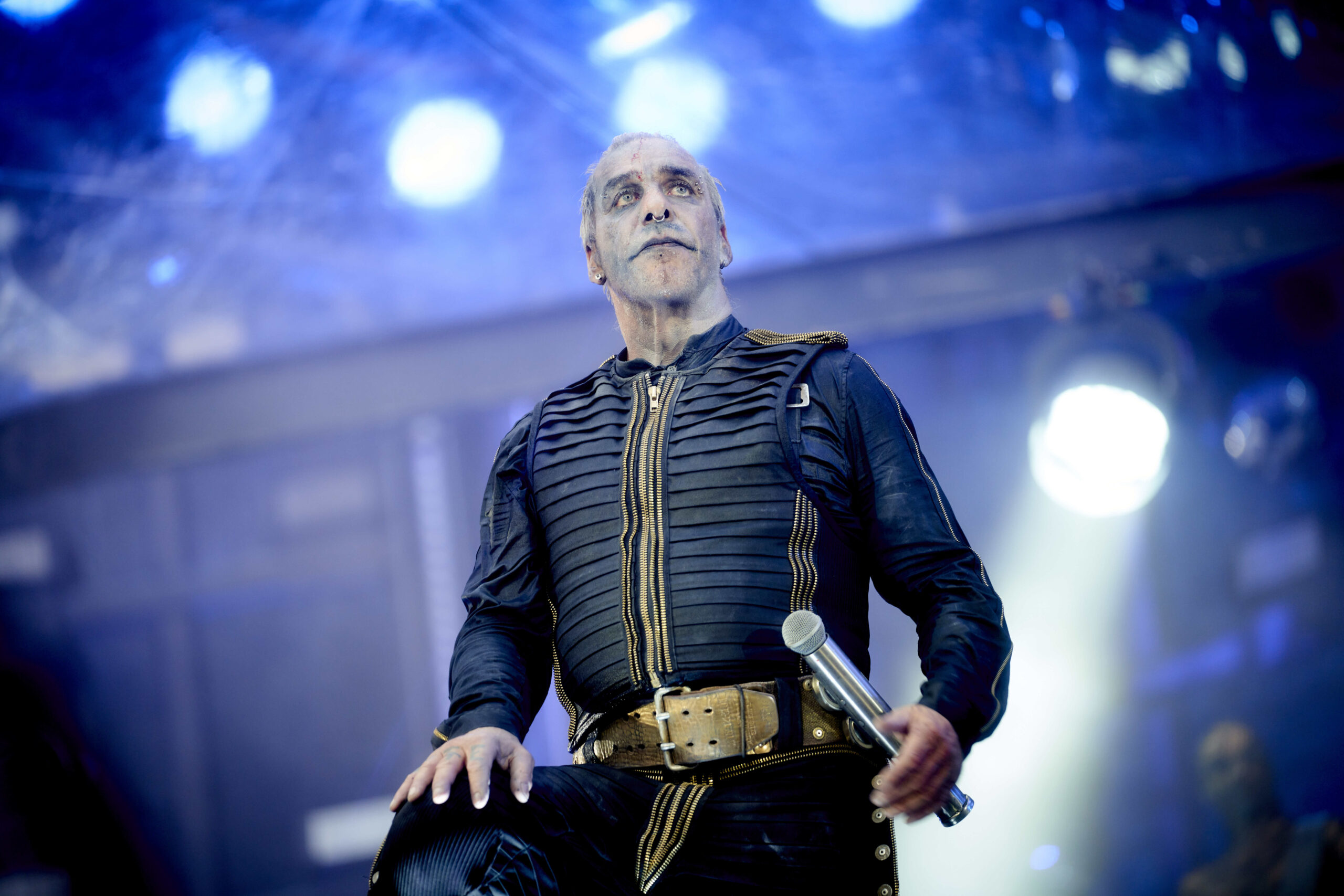 Rammstein-Sänger Till Lindemann geht im Winter auf Solo-Tour und macht auch in Hamburg Halt.