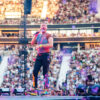 Coldplay-Frontmann Chris Martin steht bei einem Konzert in Frankfurt am Main auf der Bühne. (Archivbild)