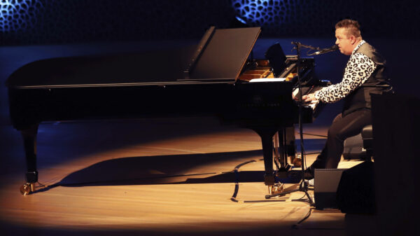 Sebastian Krumbiegel bei einem Auftritt in der Elbphilharmonie in Hamburg