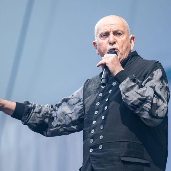 Peter Gabriel bei einem Konzert in der Berliner Waldbühne in diesem Jahr. (Archivbild)
