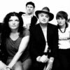 Schwarz-weiß Aufnahme der Band von Peter Doherty