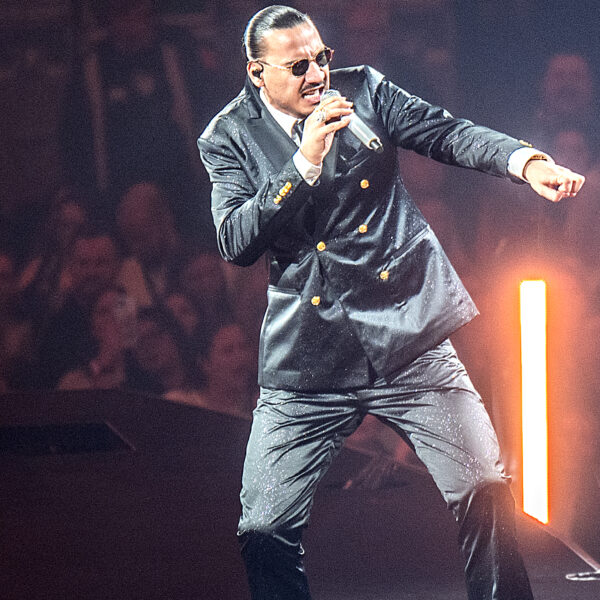 Apache 207 während eines Konzerts