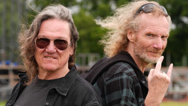 Thomas Jensen und Holger Hübner stehen auf dem Festivalgelände des Wacken Open Air.